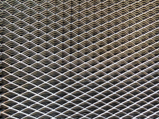 Rede de aço de alumínio perfurado de aço inoxidável de 2,0 mm Rede de metal expandida