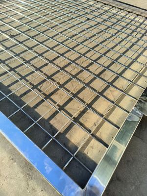 Dia 2.5mm malha de fio soldado 120gm2 Diamond Razor Mesh Fence