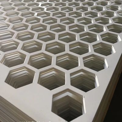 Folha de aço galvanizado perfurado perfurado 1,5m 1,6m 1,7m comprimento para decoração